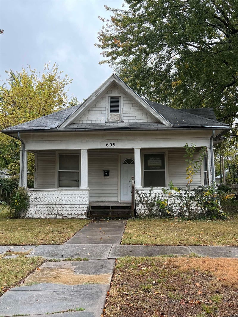 609 13th , Winfield, KS 67156