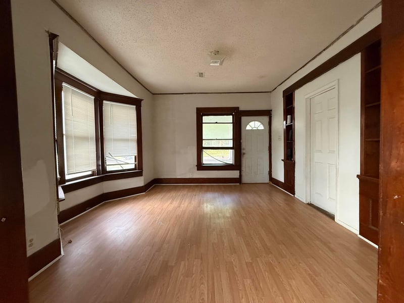 609 13th , Winfield, KS 67156
