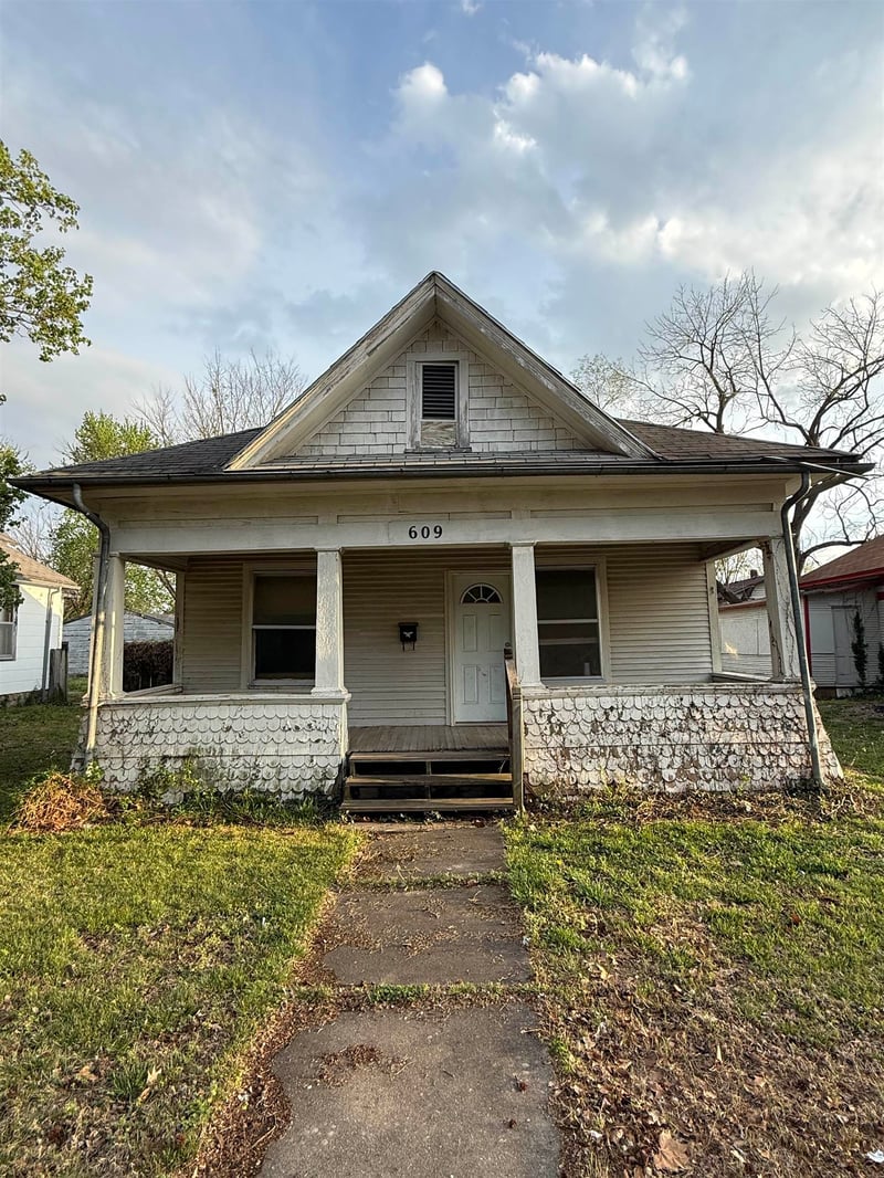 609 13th , Winfield, KS 67156