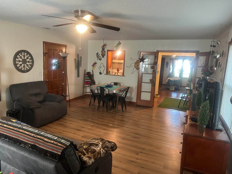 637 Lightner Dr, Wichita, KS 67218