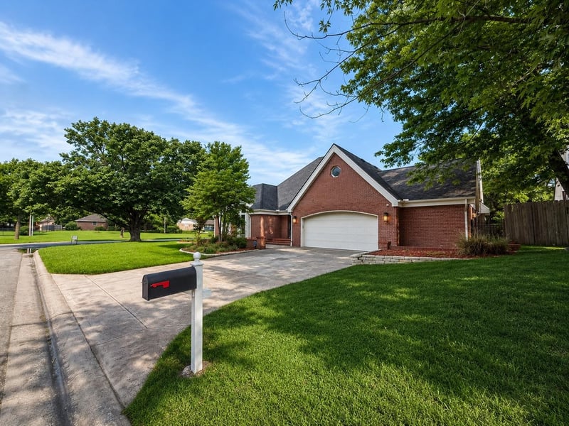 6904 Aberdeen , Wichita, KS 67206