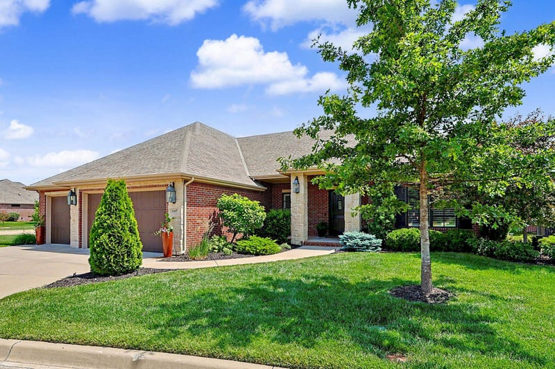 1607 N Red Oaks, Wichita, KS 67206
