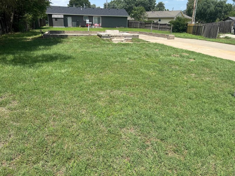 238 Marlen Ct, Haysville, KS 67060