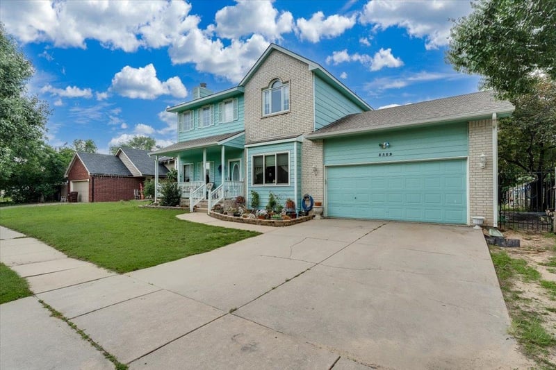 5359 Stoneborough St, Wichita, KS 67217