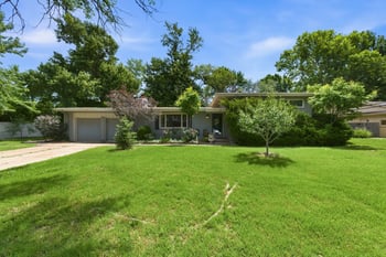 102 S Lochinvar St, Wichita, KS 67207
