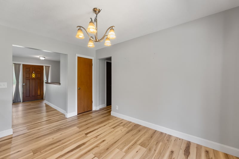 143 Northwind Dr, Valley Center, KS 67147