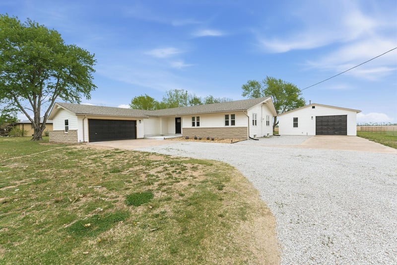 1418 Meridian Rd, Peck, KS 67120