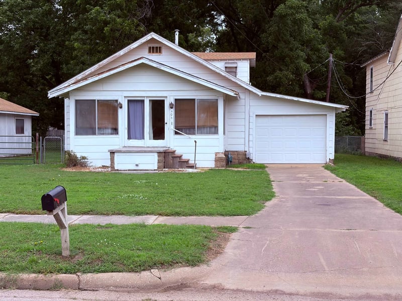 406 5th Ave, Winfield, KS 67156
