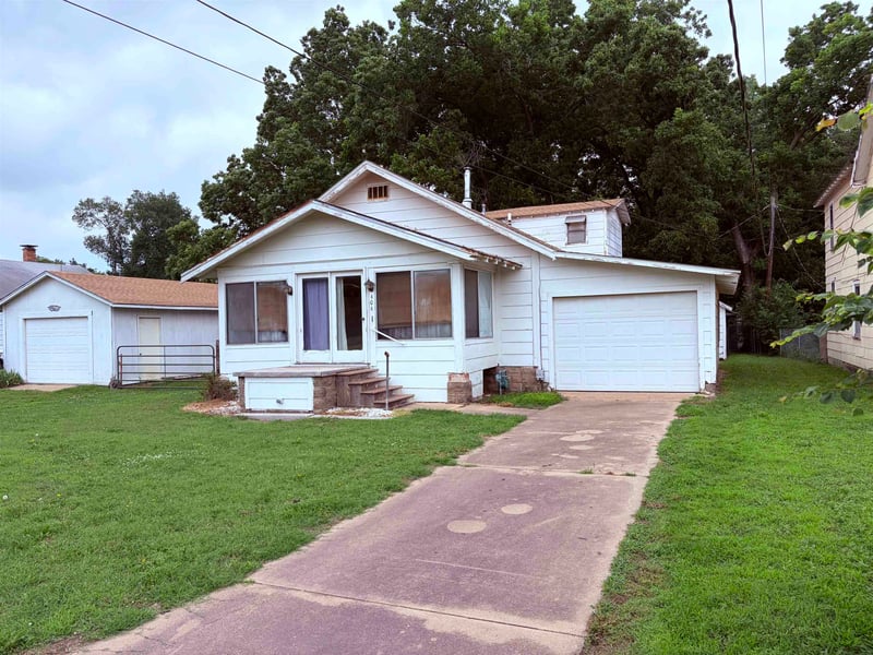 406 5th Ave, Winfield, KS 67156