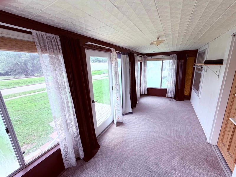 406 5th Ave, Winfield, KS 67156