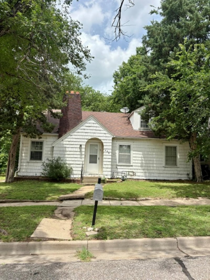 426 Cave Springs Ave, El Dorado, KS 67042
