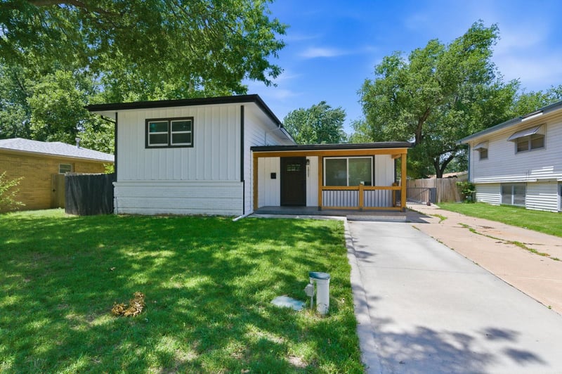 1921 N Gow St, Wichita, KS 67203