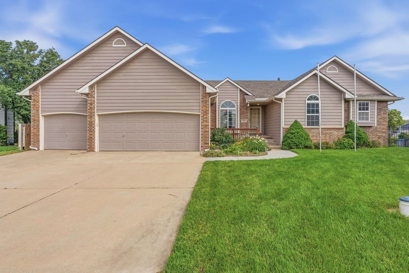 1835 S Covington Ct, Wichita, KS 67209
