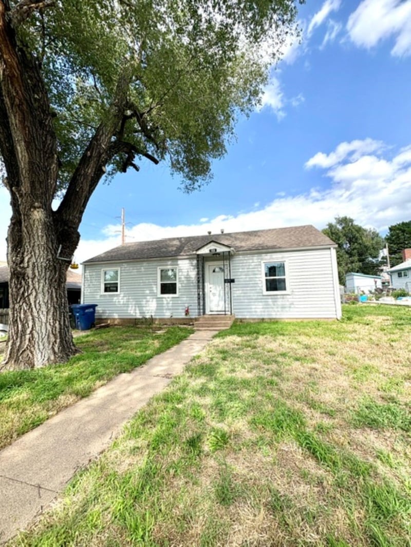 1416 Henry St, Augusta, KS 67010