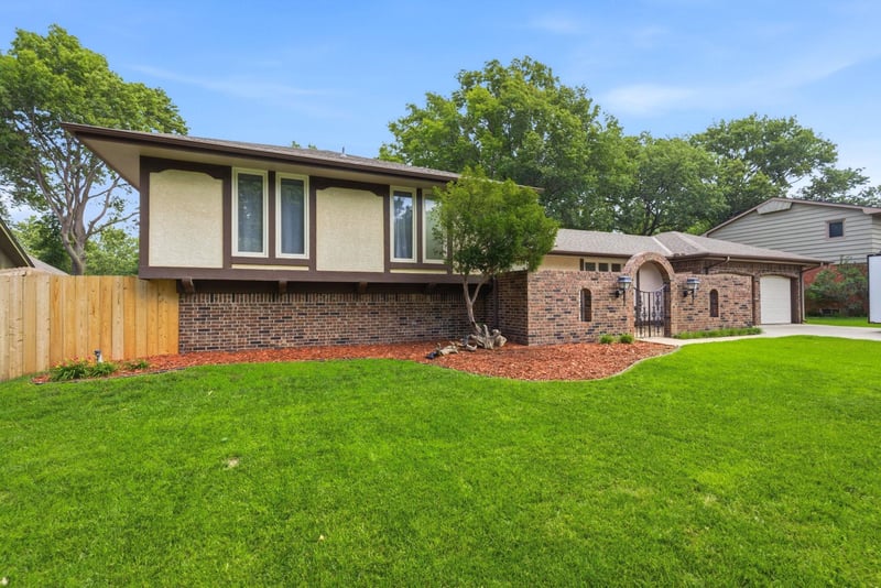 8300 Brookhollow , Wichita, KS 67206