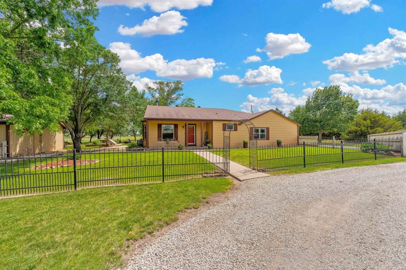 6017 W 73rd St S, Haysville, KS 67060