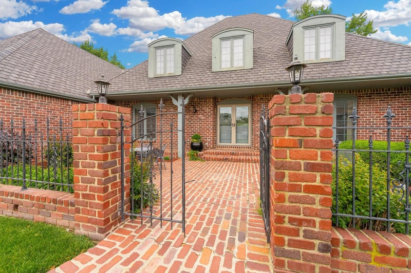 13121 Killenwood Dr, Wichita, KS 67230