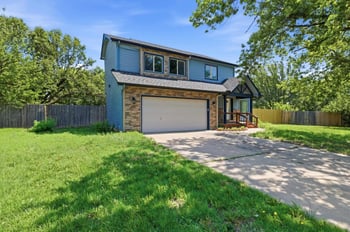 1202 S Stoneybrook Cir, Wichita, KS 67207