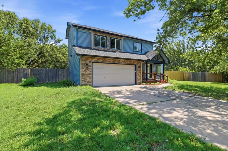 1202 Stoneybrook Cir, Wichita, KS 67207