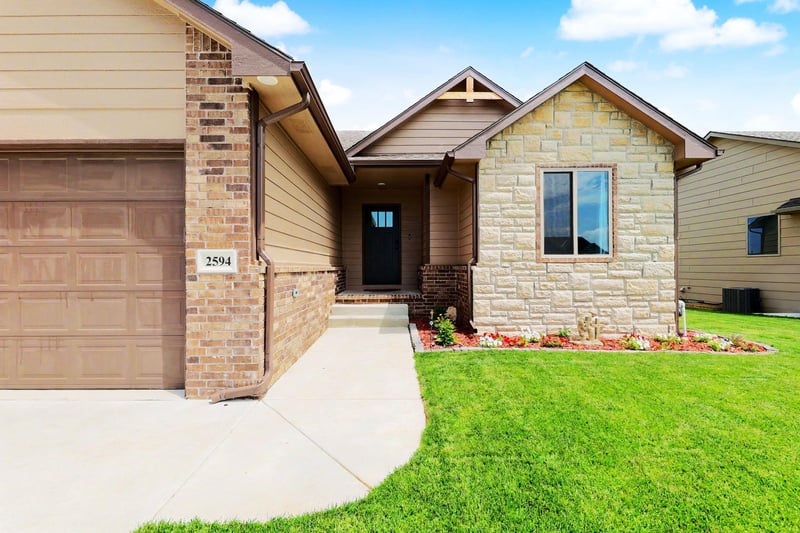 2594 Spring Meadows Ct, Derby, KS 67037