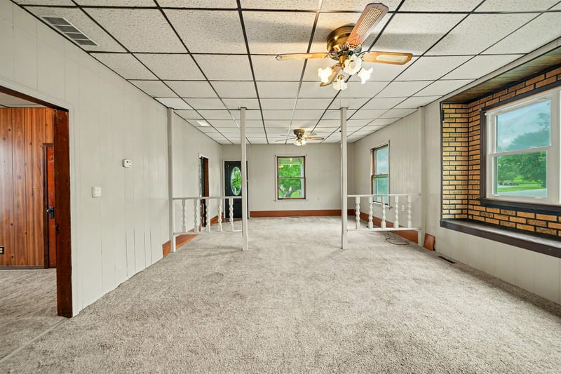 908 Maple St, Gypsum, KS 67448