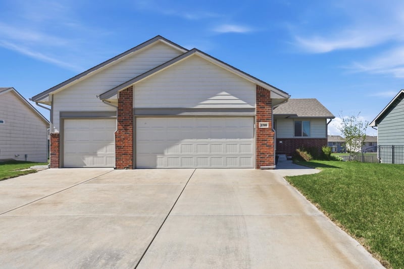 1709 N Thoroughbred Cir, Wichita, KS 67235