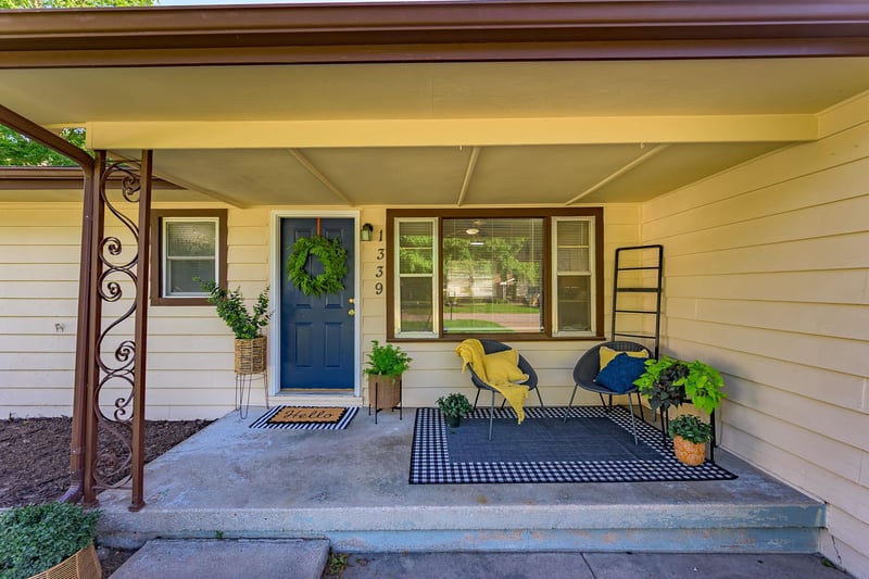 1339 N El Paso Dr, Derby, KS 67037