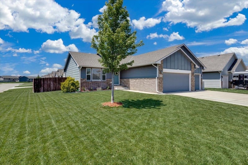 1629 Thoroughbred St, Wichita, KS 67235