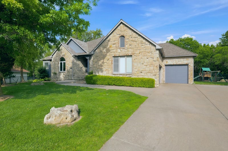 7 N Stagecoach, Wichita, KS 67230