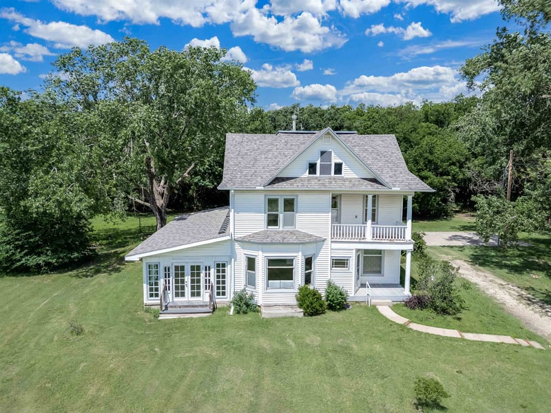13113 Victory Rd, Haven, KS 67543