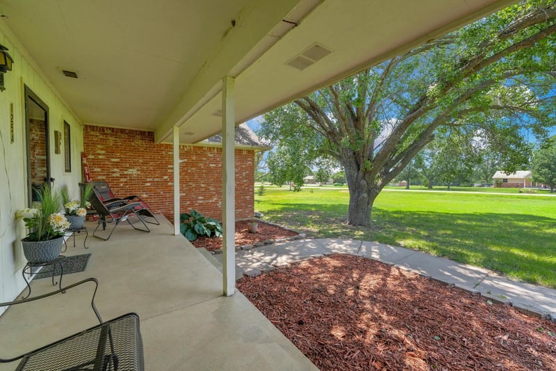 1254 Osage Rd, Mulvane, KS 67110