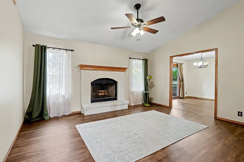 2351 N Crestline Ct, Wichita, KS 67205