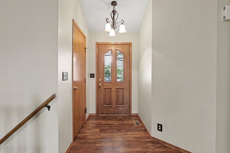 2351 N Crestline Ct, Wichita, KS 67205