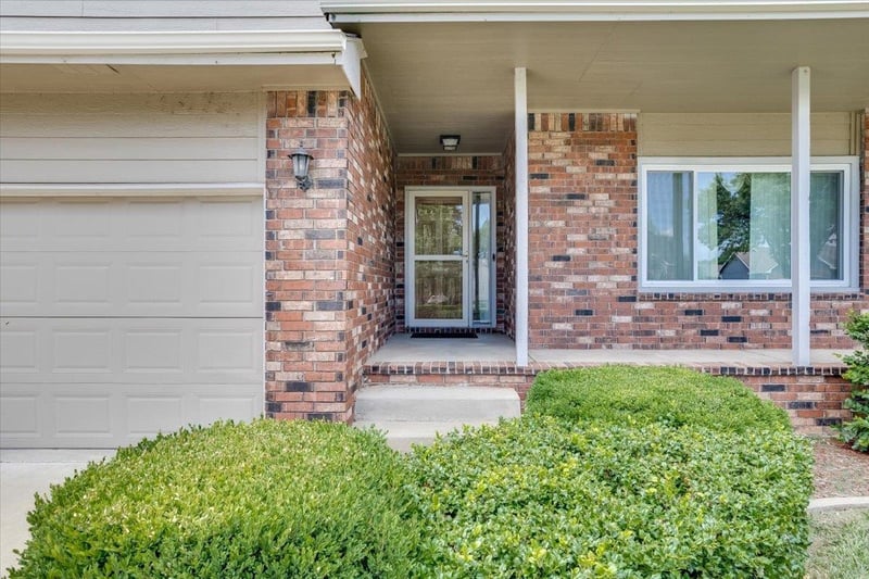 133 N Parkdale Ct, Wichita, KS 67212