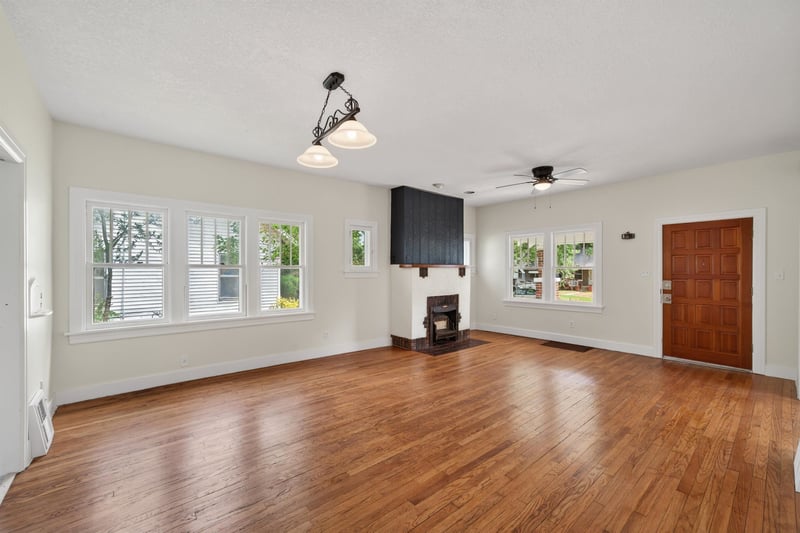 1957 Market , Wichita, KS 67211