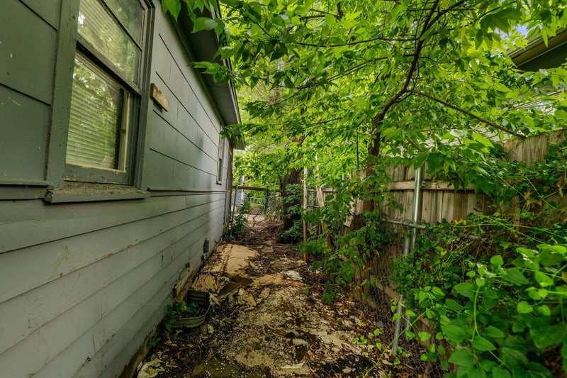 2001 Elm St, Wichita, KS 67214