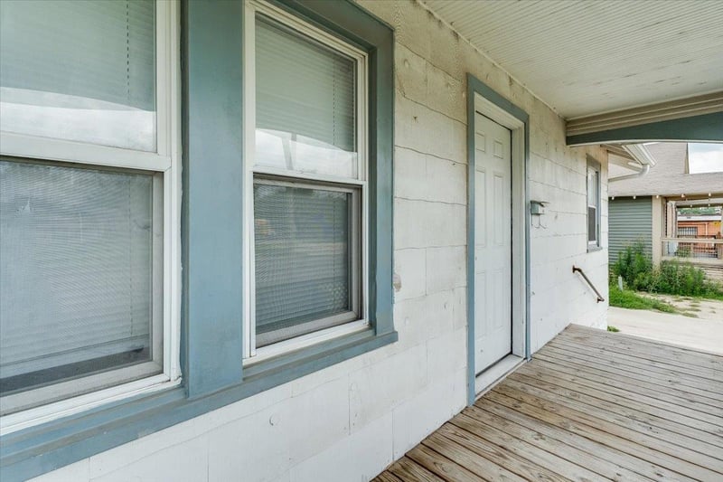 2043 Broadway Ave, Wichita, KS 67211