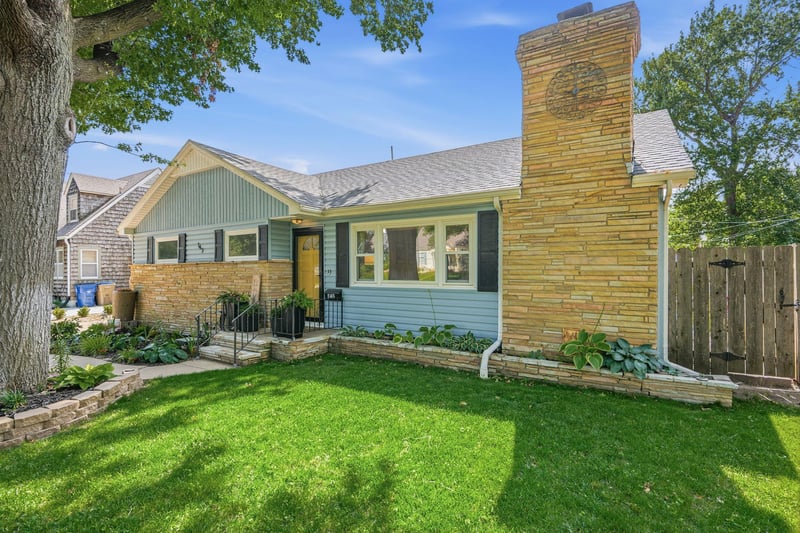 145 S Pinecrest Ave, Wichita, KS 67218