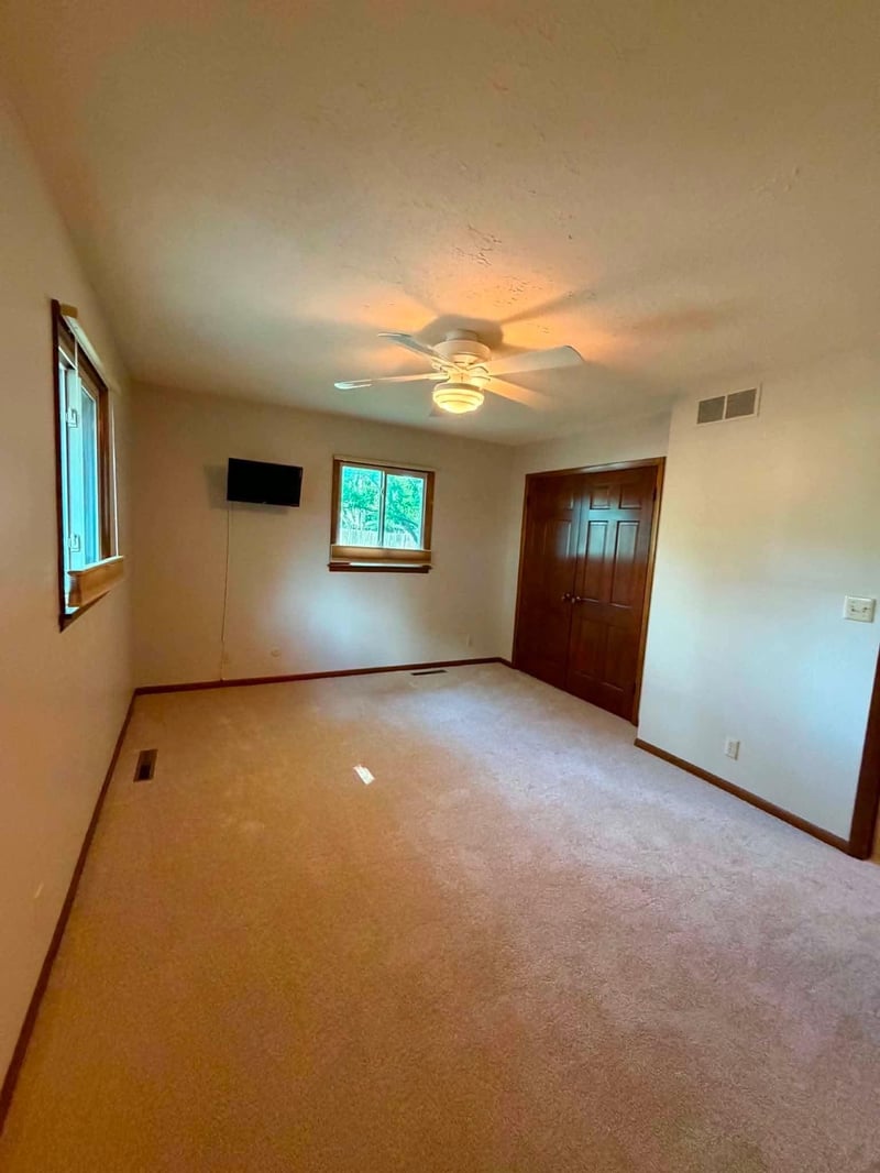 507 Akron, Augusta, KS 67010