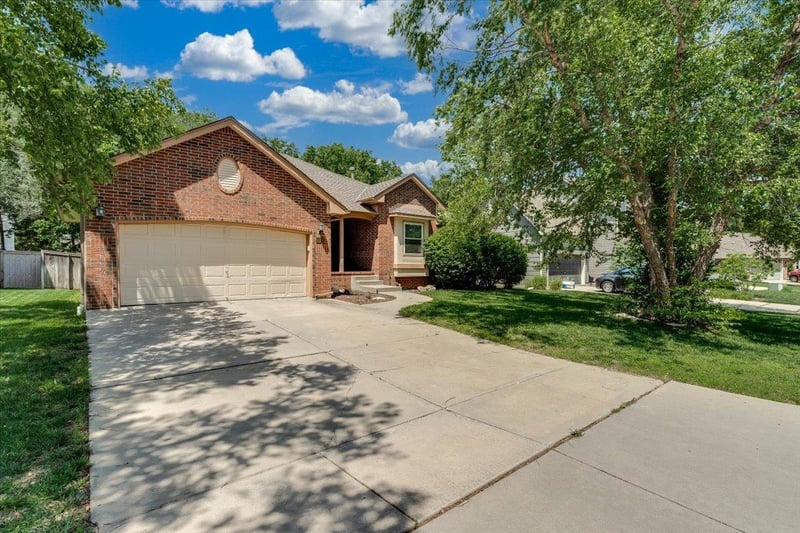 2366 Vinegate Ct, Wichita, KS 67226