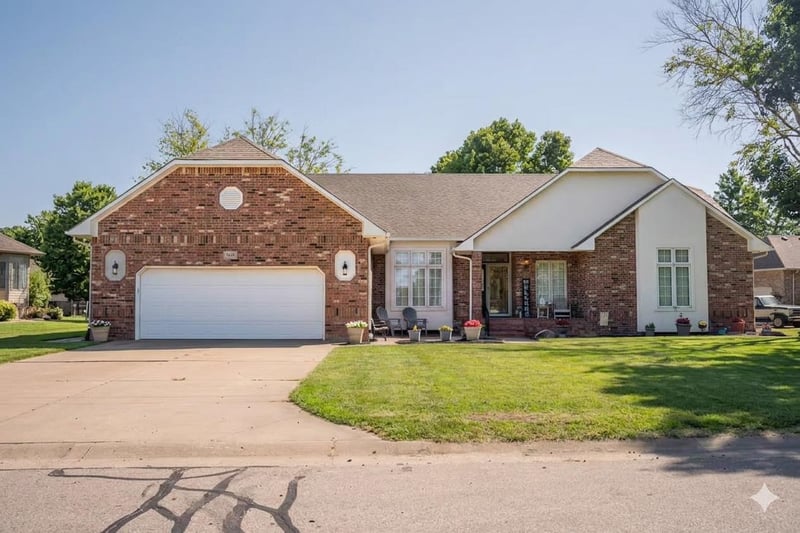 9 Flanigan Dr, Augusta, KS 67010
