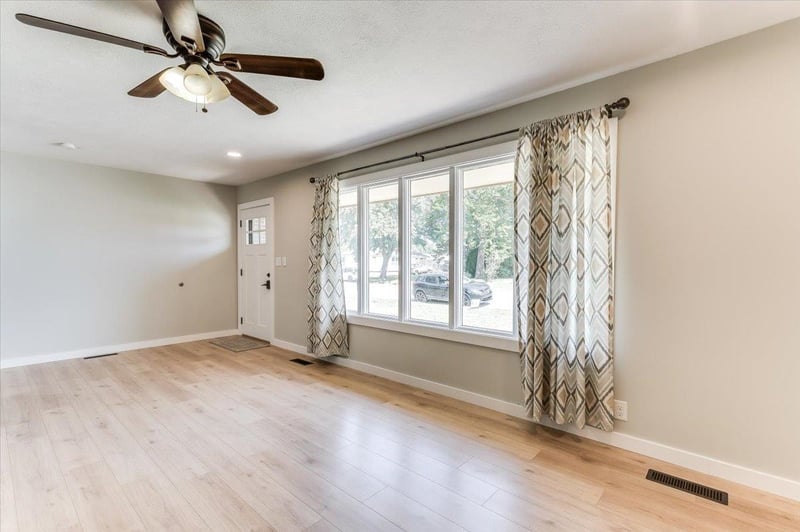 605 Main St, Haven, KS 67543