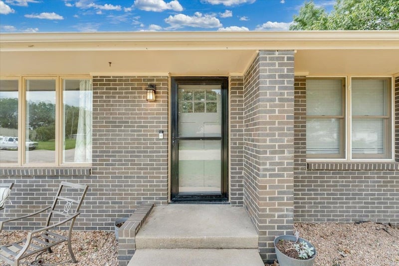 605 Main St, Haven, KS 67543