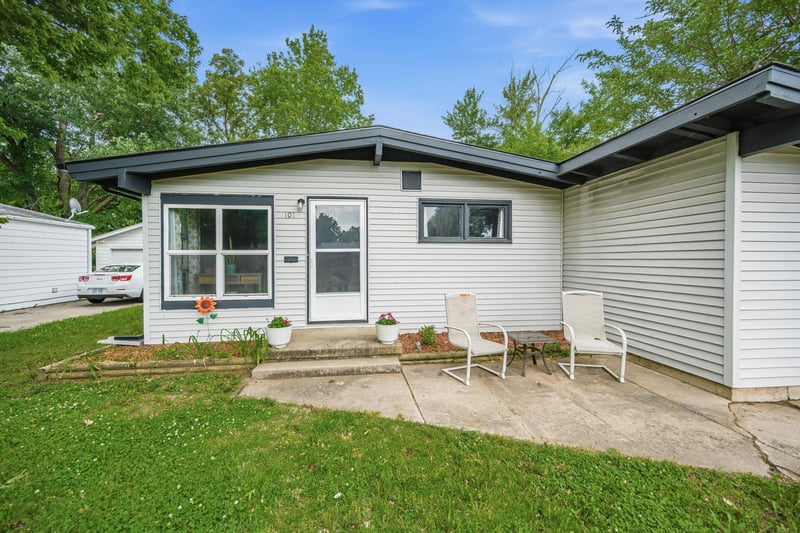 101 Springdale St, Derby, KS 67037-1238