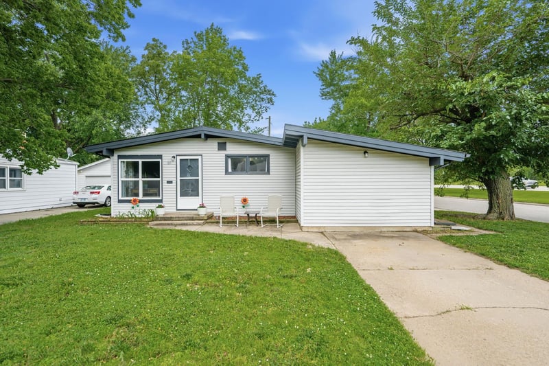 101 Springdale St, Derby, KS 67037-1238