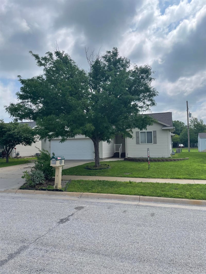 3306 Amanda St, Hutchinson, KS 67502
