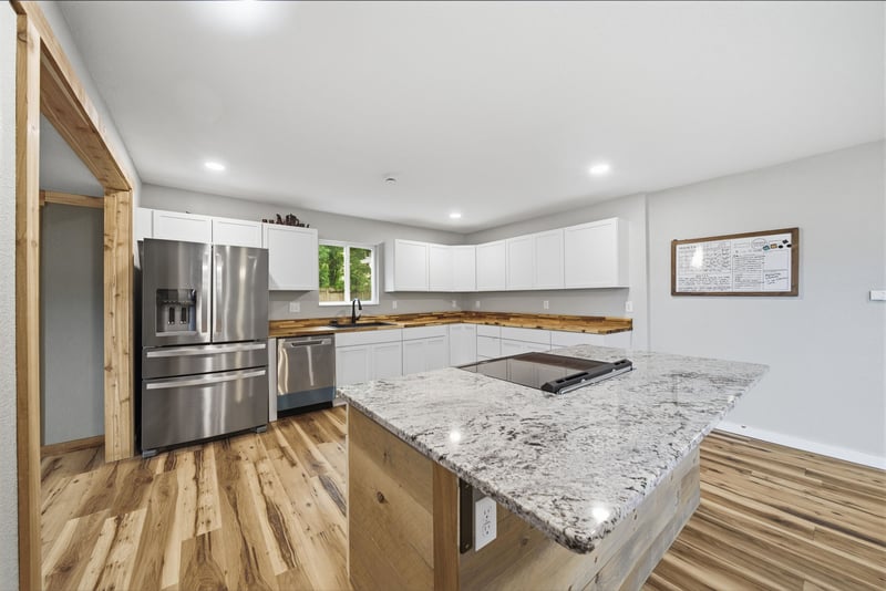 1206 Henry , Augusta, KS 67010