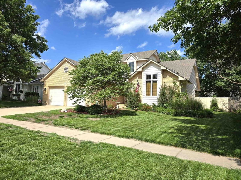 1842 N Valleyview St, Wichita, KS 67212