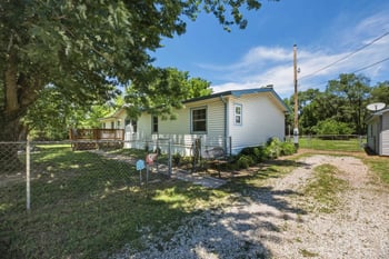 416 W 58th St S, Wichita, KS 67217