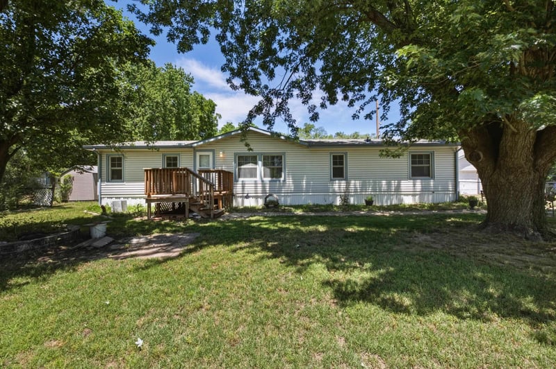 416 58th St S, Wichita, KS 67217